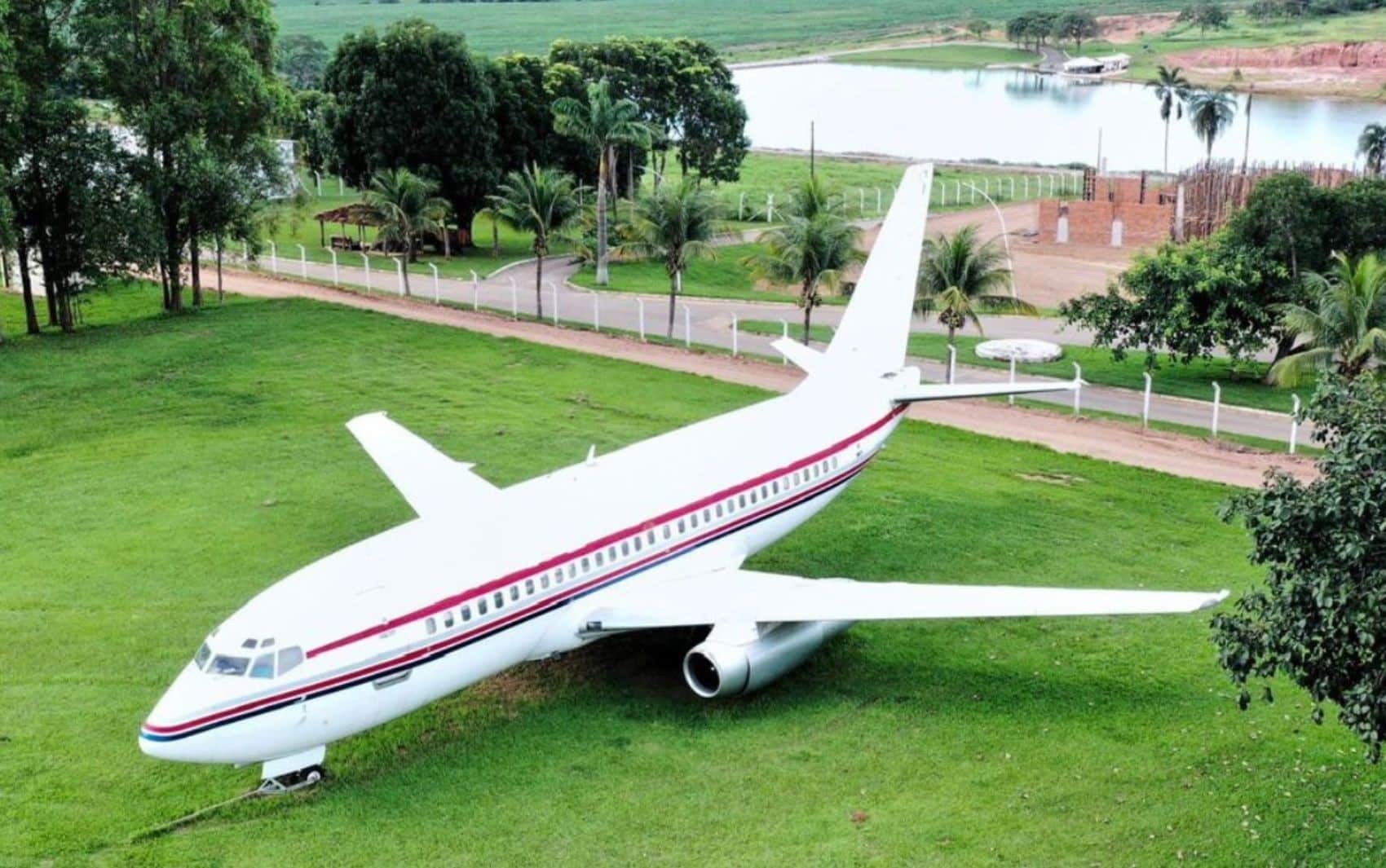 Avio Boeing 737 Transforma Fazenda Em Atrao Inusit 1768222743134