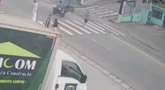 Imprudncia Em Duas Rodas Quando A Faixa De Pedestr 1770308241387