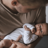 Brasileiros Agora Passam A Ter Salario Paternidade E Mais Tempo Com Recem Nascido