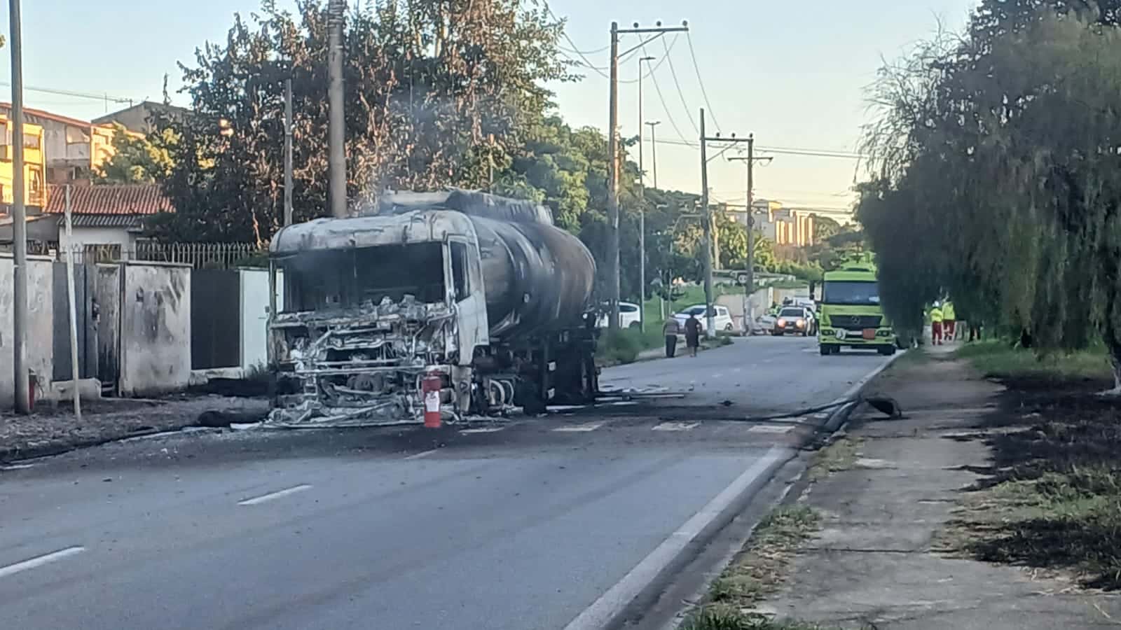 Explosao De Caminhao Tanque Mobiliza Bombeiros E Causa Evacuacao Em Sorocaba