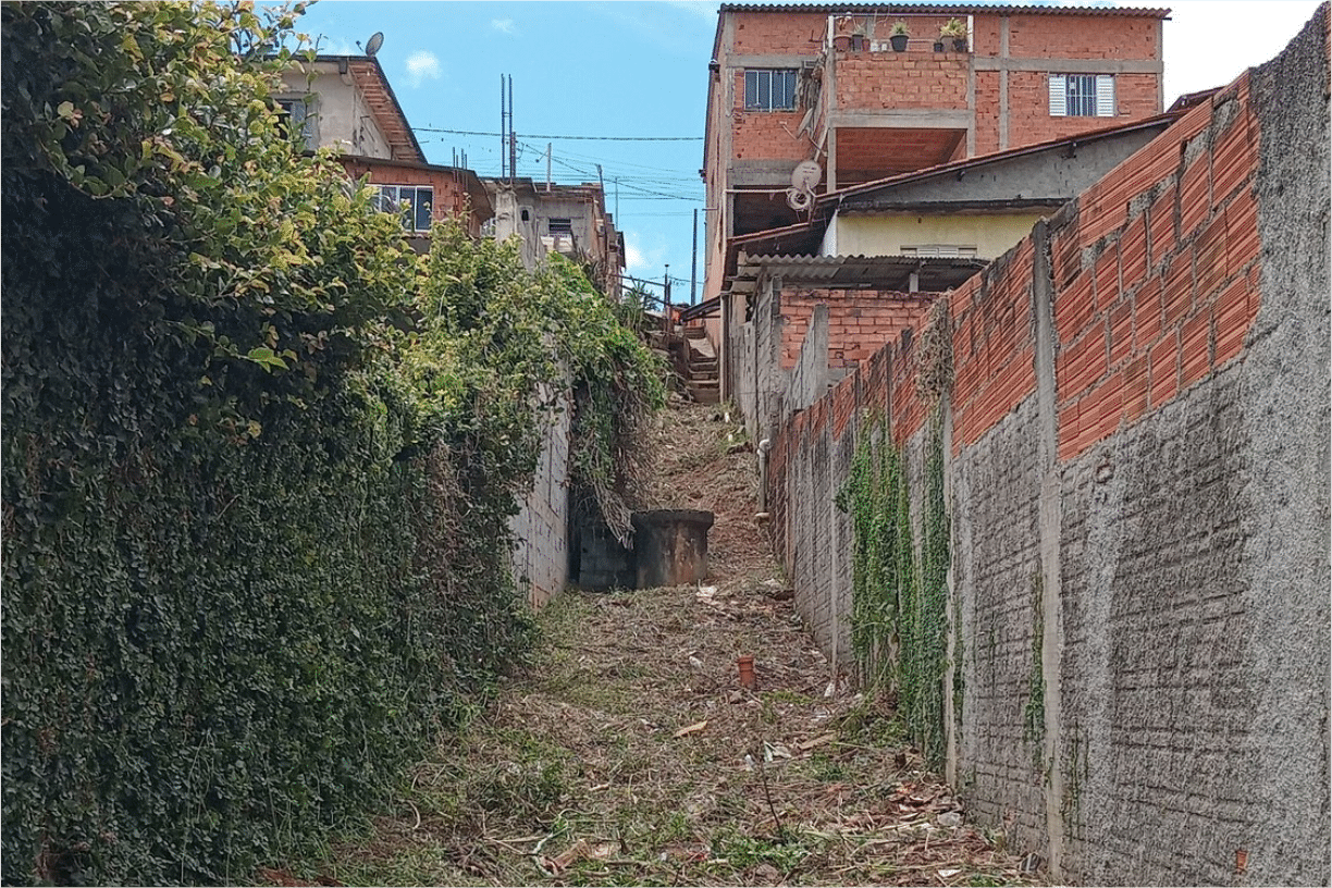 Falta De Zeladoria Da Prefeitura De Mairinque Faz Moradores A Realizarem Limpeza De Vielas