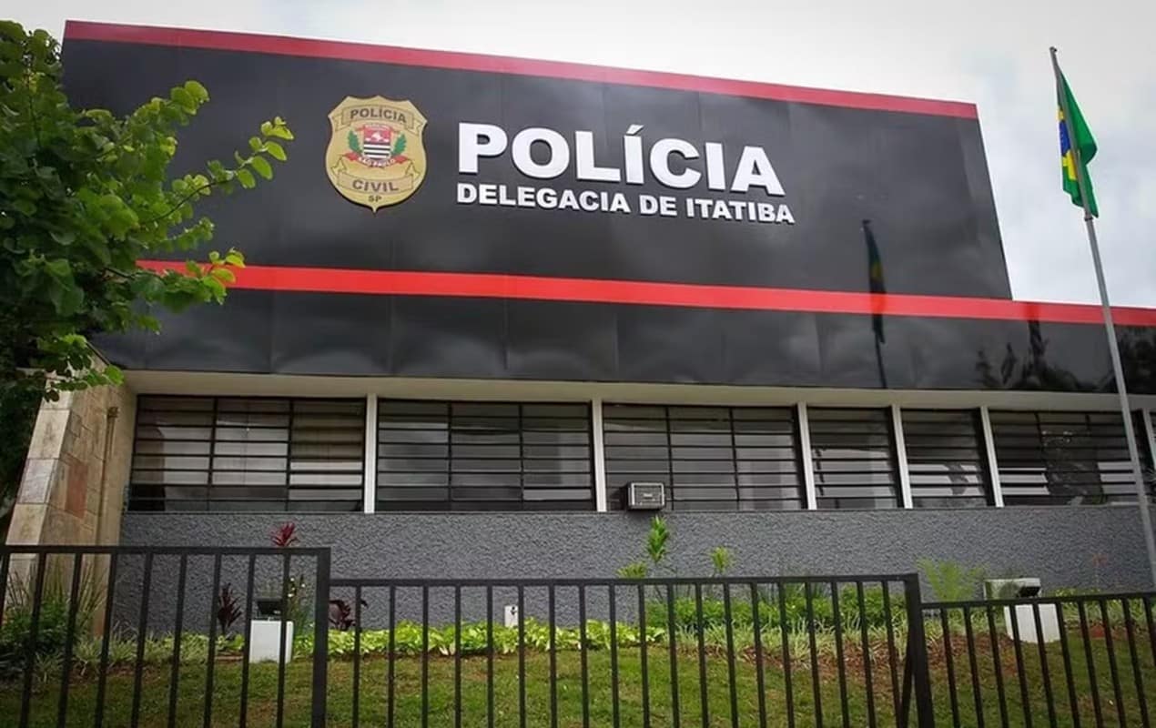 Homem Preso Aps Deixar Filha De 7 Anos Trancada Em 1772466125549