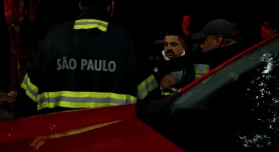 Incndio De Grandes Propores Destri Fbrica De Mesas 1774804543364