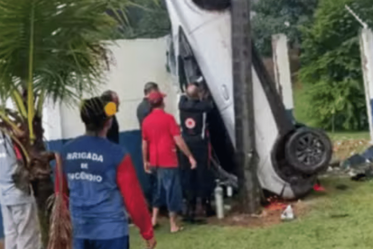 Carro Sai Da Pista, Bate Em Muto E Deixa Vítima Fatal Em Aguaí