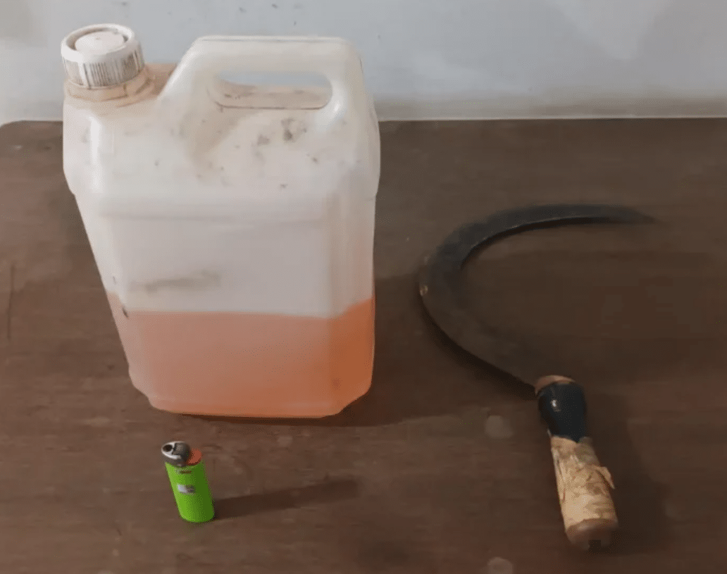 Homem Tenta Matar Os Pais Com Foice E Galão De Gasolina No Interior De São Paulo