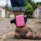 Projeto De Lei Propõe Tornozeleira Eletrônica Rosa Para Identificar Agressores De Mulheres