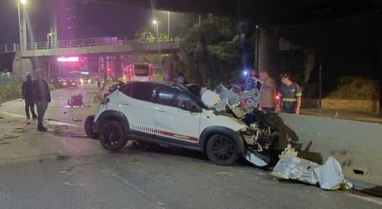 Motorista Fica Ferido Em Acidente Na Avenida Dom A 1776171117650