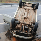 Carro Capota No Km 79 Da Raposo Tavares Em Alumínio Em Trecho De Curva