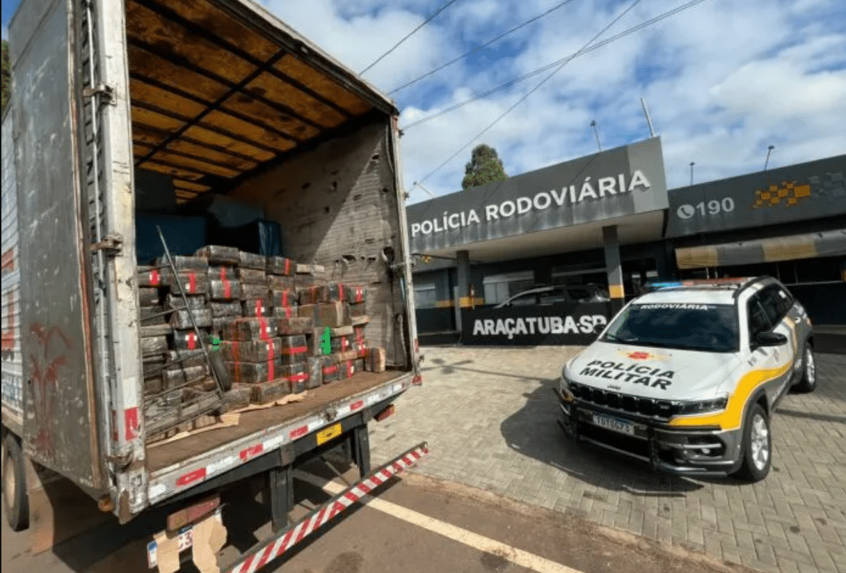 Homem É Preso Com Quase 1,8 Tonelada De Maconha Escondida Em Carga De Colchões