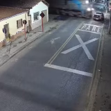 Carro É Atingido Por Trem E Idoso Fica Preso Às Ferragens 1 Carro E Atingido Por Trem E Idoso Fica Preso As Ferragens