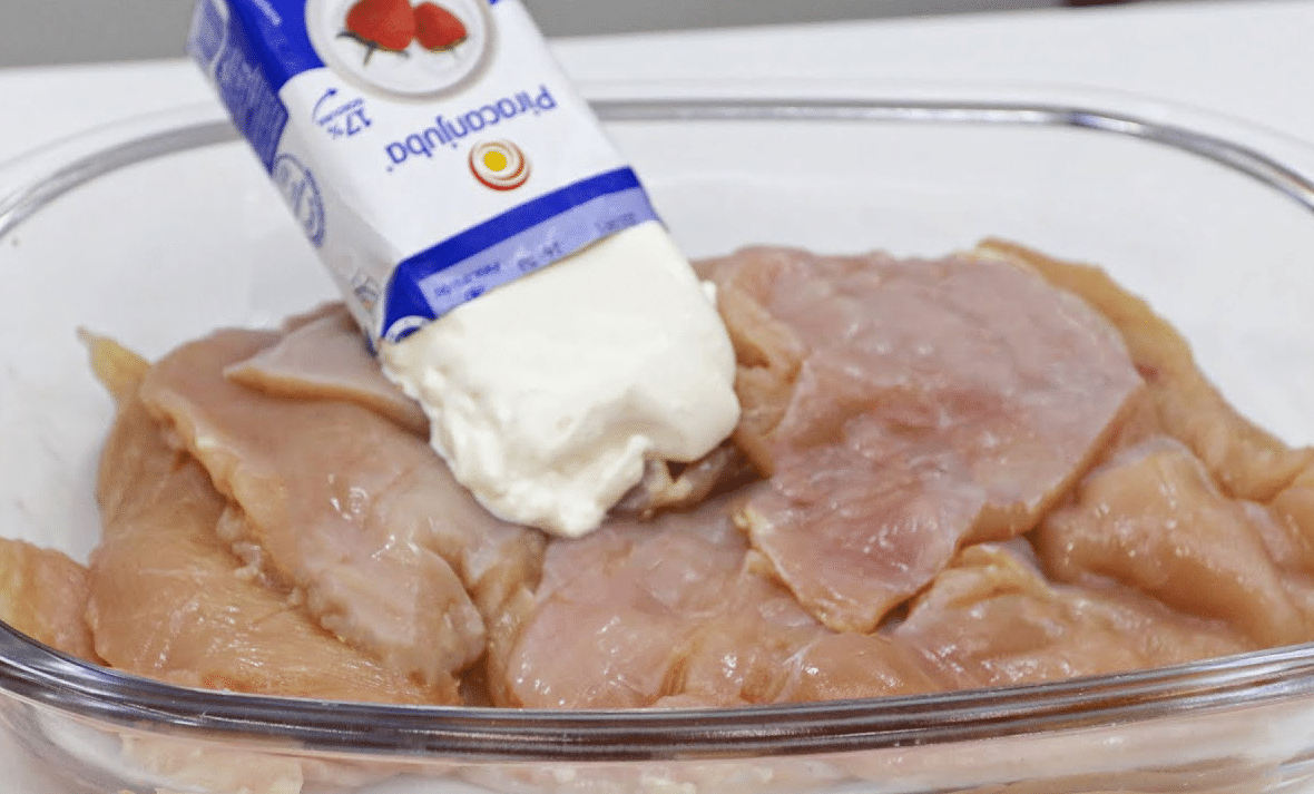 Frango Ao Molho De Creme De Leite Para Uma Refeição Rápida Para Semana Toda, Pronto Em 15 Min