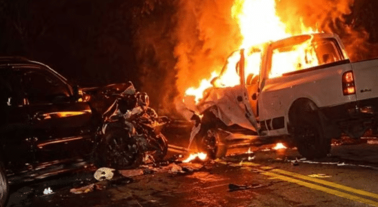 Grave Acidente Mata Dois Homens Em Rodovia No Interior De Sp Um Dos Carros Pegou Fogo Intantaneamente