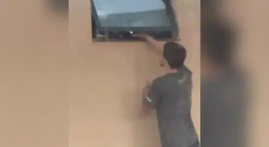 Homem É Detido Após Ser Flagrado Filmando Mulher No Banheiro Pela Janela 7 Homem É Detido Após Ser Flagrado Filmando Mulher No Banheiro Pela Janela